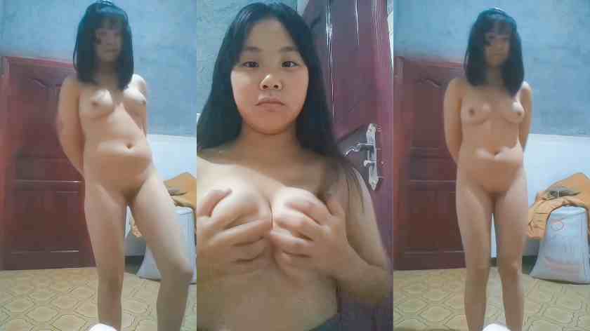 微胖巨乳初中生揉捏奶子